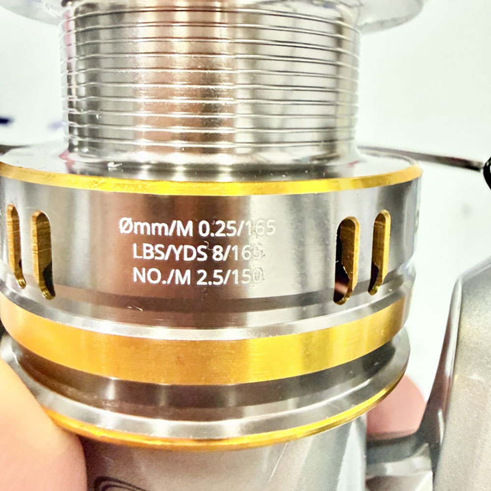 CARRETE DE SPINNING OKUMA AVENGER B 2500B - Imagen 4
