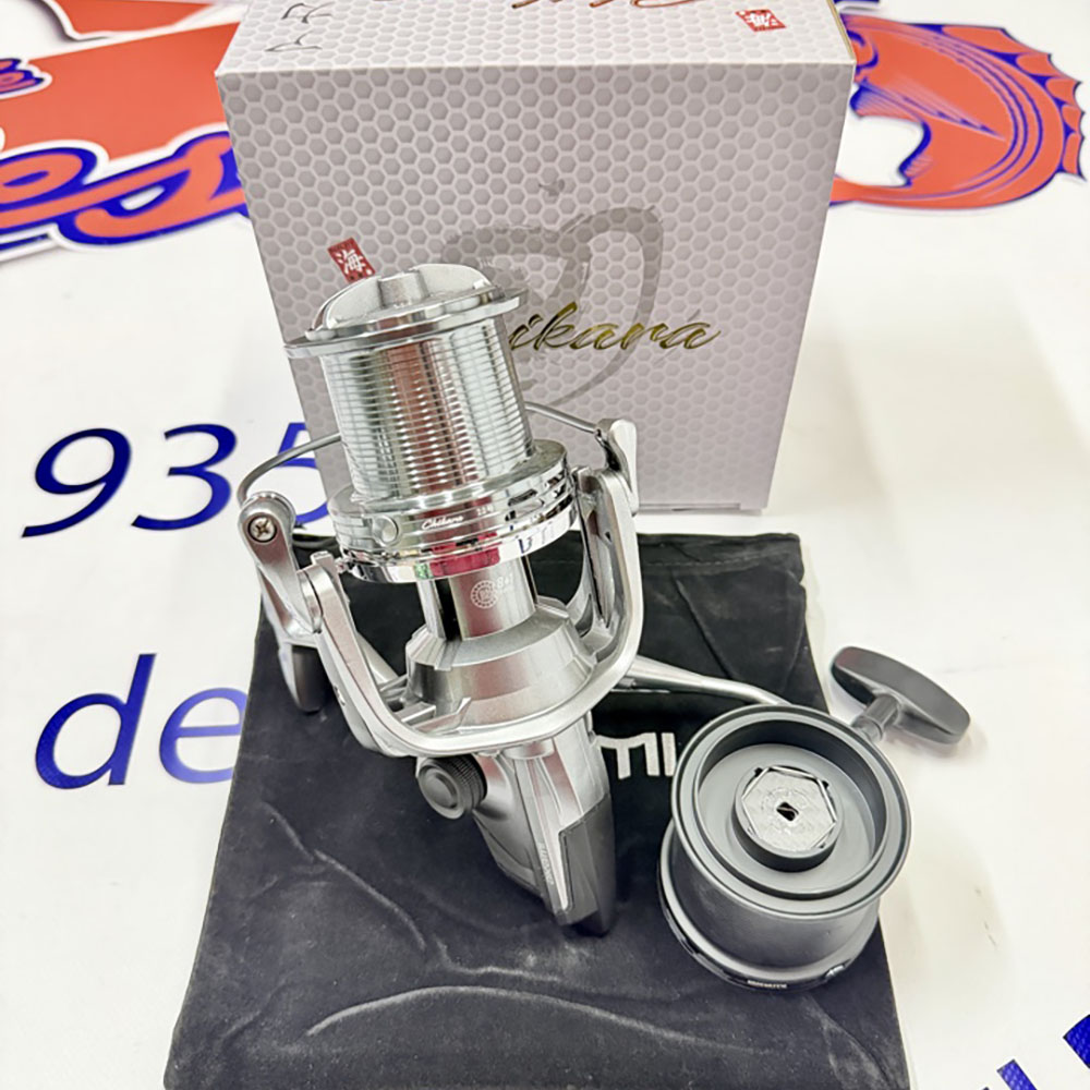 CARRETE DE SURFCASTING AKAMI CHIKARA