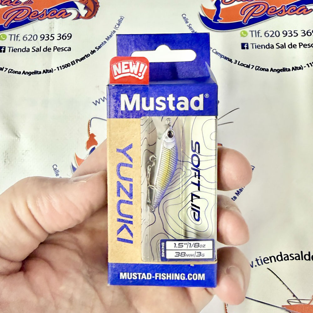 MUESTRA DE SPINNING MUSTAD YUZUKI 3,8CM. 3GR. COLOR 008