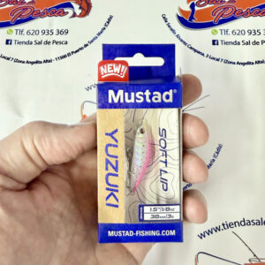 MUESTRA DE SPINNING MUSTAD YUZUKI 3,8CM. 3GR. COLOR 006