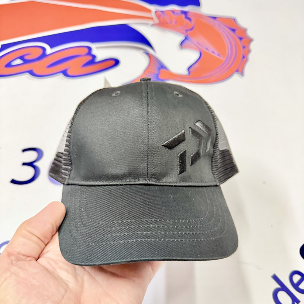 GORRA DE PESCA DAIWA TRANSPIRABLE CLASICA NEGRA