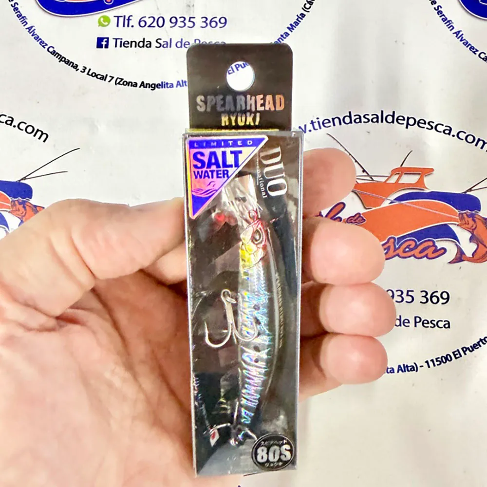 MUESTRA DE SPINNING DUO SPEARHEAD RYUKI SW 80MM. 12GR. GENKAI SARDINE